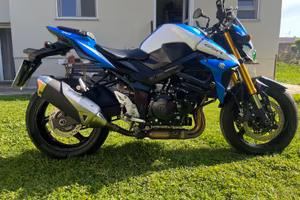 Suzuki GSR 750 Km 8575