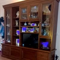  Parete attrezzata in legno massello