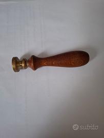 TIMBRO SIGILLO PER CERALACCA IN OTTONE E LEGNO