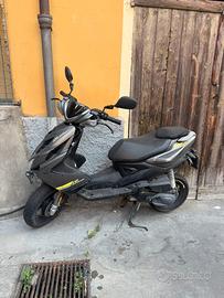 Yamaha aerox 50 4 tempi