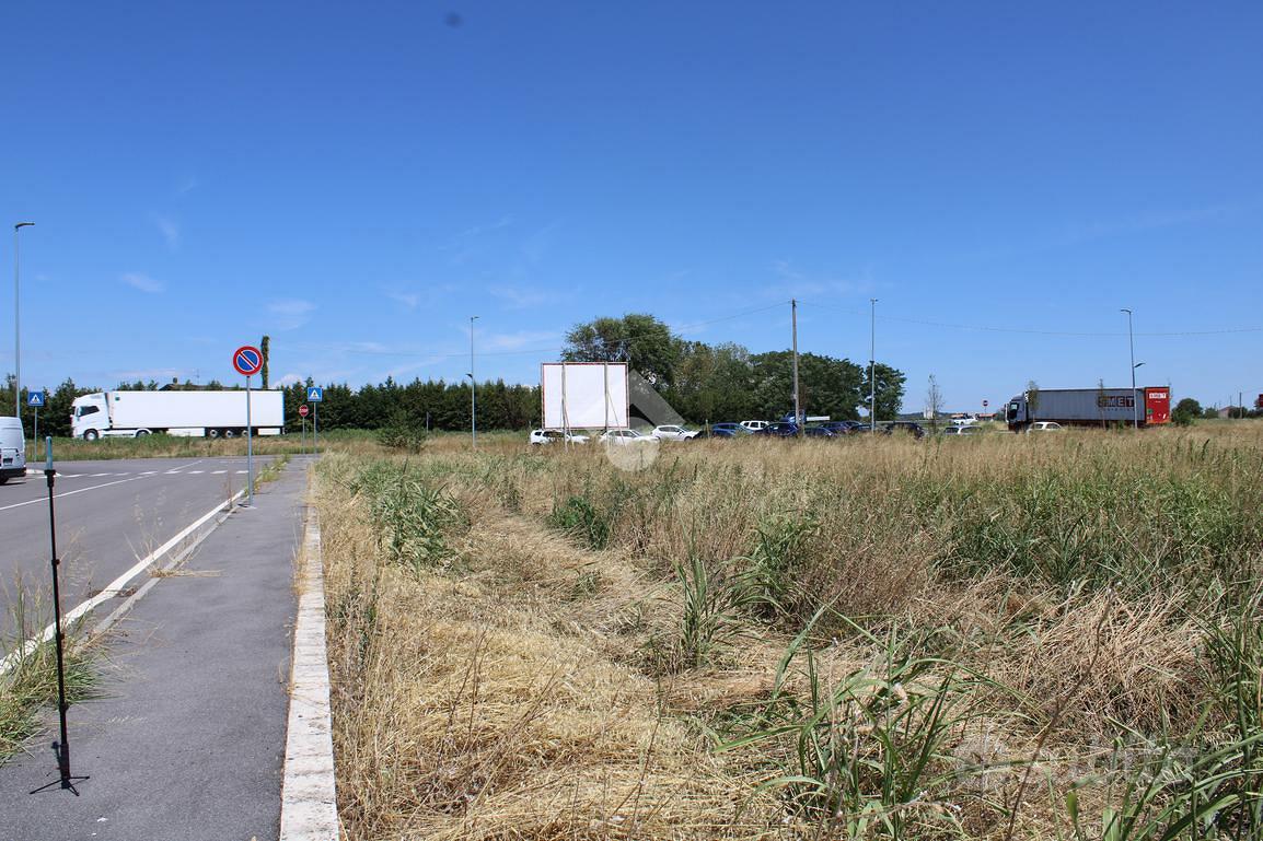 TERRENO A CASTIGLIONE DELLE STIVIERE - Vista 2