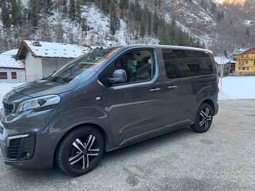 Peugeot Traveller Compact