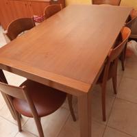 Tavolo con 6 sedie allungabile in legno