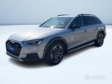 Audi A4 Allroad 40 2.0 tdi mhev Identity Contrast