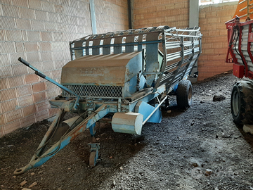 Autorcaricante per fieno