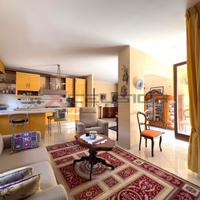 CAVARZERE - APPARTAMENTO AL SECONDO PIANO CON TERR