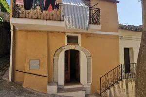 Abitazione nel centro storico di Gerace