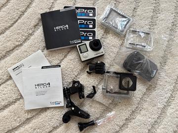 GoPro HERO 4 Silver + accessori originali mai util