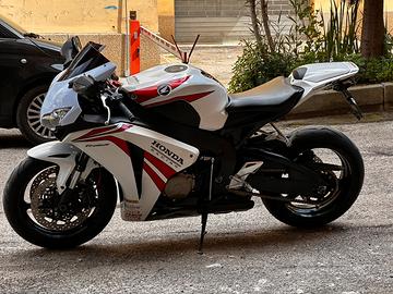 Honda cbr 1000 rr