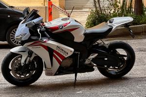Honda cbr 1000 rr