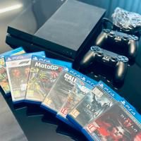 VEND  PLAY STATION 4 CON 2 JOYSTICK E 7 GIOCHI