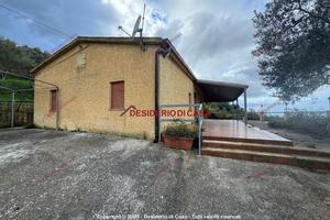 Casa, Santo Stefano di Camastra.