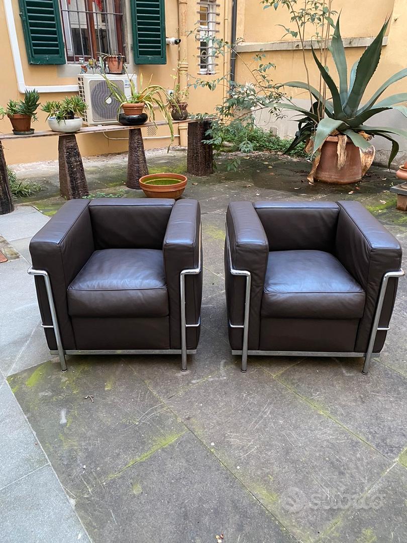 coppia di poltrone stile Le Corbusier vera pelle Arredamento e