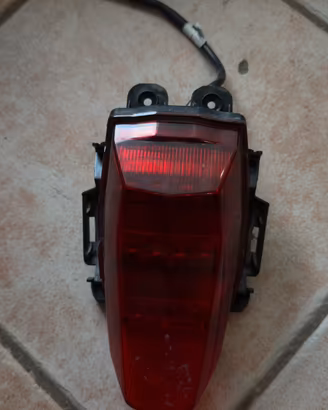 Fanale posteriore originale yamaha r125