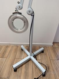 lampada da estetista 