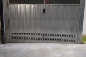 Garage mq 23 + posto moto o uso deposito. prezzo t