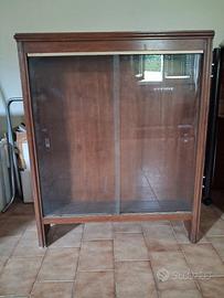 vetrinetta in legno. 