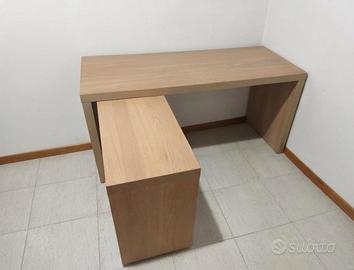Scrivania angolare IKEA Malm con penisola (rovere)