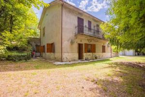 Villa di 116 m² con 5 locali e box auto a Orvinio