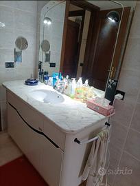 mobile bagno con piano in marmo