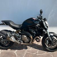 Ducati Monster 821 dark