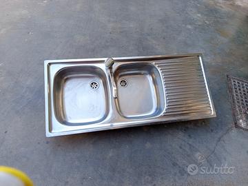 lavapiatti in acciaio con rubinetto 