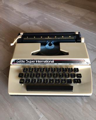 Petite Super International typewriter