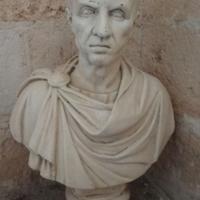 BUSTO IN GESSO DI GIULIO CESARE