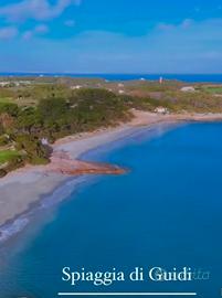 A due passi dalla spiaggia . Carloforte