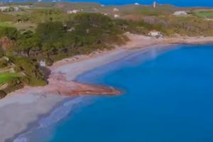 A due passi dalla spiaggia . Carloforte