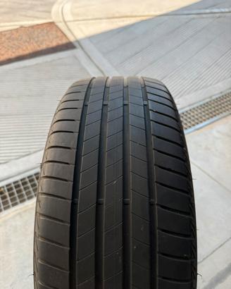 Coppia Gomme Bridgestone 205 55 R16 tubless