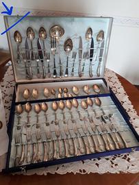 Servizio di 87 posate in ARG 1000. Vintage