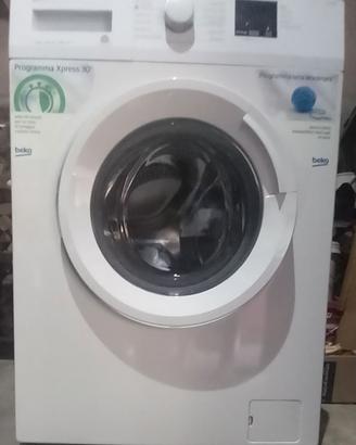 Lavatrice slim Beko WUX61032W