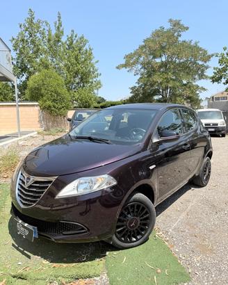 Lancia Ypsilon 0.9 TwinAir 85 CV 5 porte Metano Ec