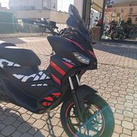 APRILIA SR GT 125 cbs -PROMO