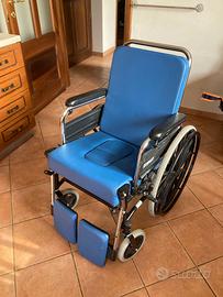 Carrozzina per anziani e disabili
