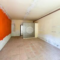 NEGOZIO A CASTEL GOFFREDO