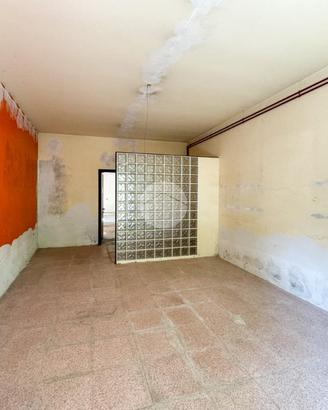 NEGOZIO A CASTEL GOFFREDO