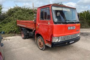 Iveco OM 50 RIBALTABILE TRILATERALE