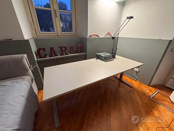 Scrivania elettrica marca Linak