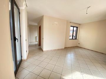 VIA INNAMORATI; 3Vani 1°Piano+Posto Auto MAF625
