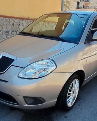 Lancia Ypsilon 1.3 MJT 75 CV Unyca