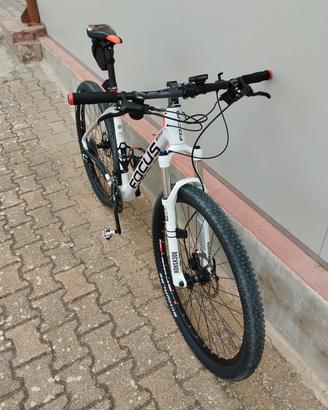 Mountain-bike Focus carbonio taglia L 