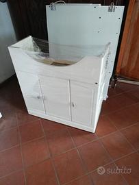 mobile bagno a terra bianco lucido