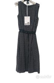 Abito lungo senza maniche 
Love Moschino taglia 40