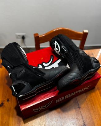 Stivali Moto Berik Race-X Evo Taglia 46 Neri NUOVI