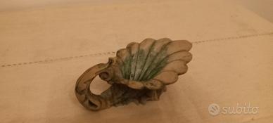 soprammobile vintage in ceramica effetto pietra