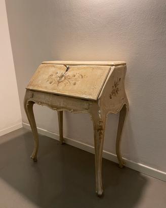 Comò Cassettiera Laccata e Decorata