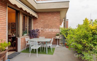 TRILOCALE MANSARDATO CON TERRAZZI