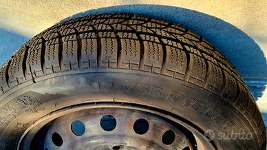 4 Gomme invernali con cerchi